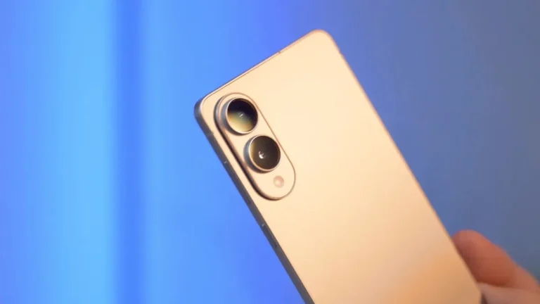 Samsung trabajaría en nuevos materiales para optimizar el espacio interno y reducir la generación de calor durante la carga en estos modelos