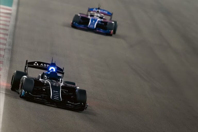 El auto de IA sin piloto venció a Daniil Kvyat en una prueba en Abu Dhabi Instagram danydk1
